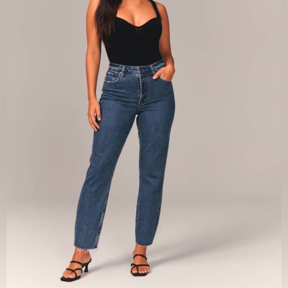 Abercrombie & Fitch Mom High Rise Curve Love Jeans